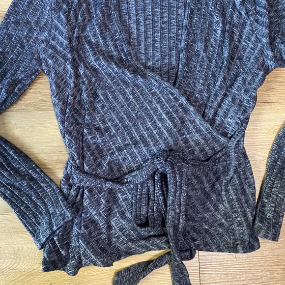 Gray Plus Size Woven Blouse - Picture 3 of 4
